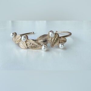 Everyday Wear Leaf Shape Metal Cuff Bracelet With Pearl- Gold